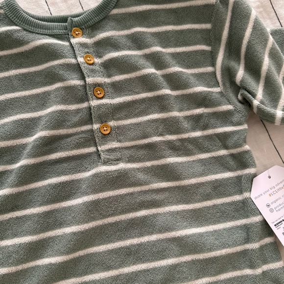 Baby Clothing Set with Stripes and Patterns - Picture 3 of 9